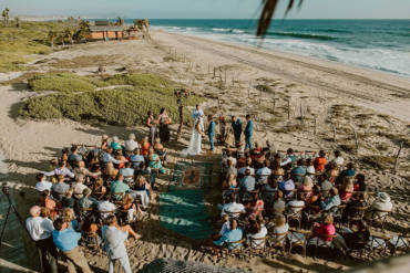 AN ELECTRIC WEDDING ON THE BEACH | CATERING IN CABO